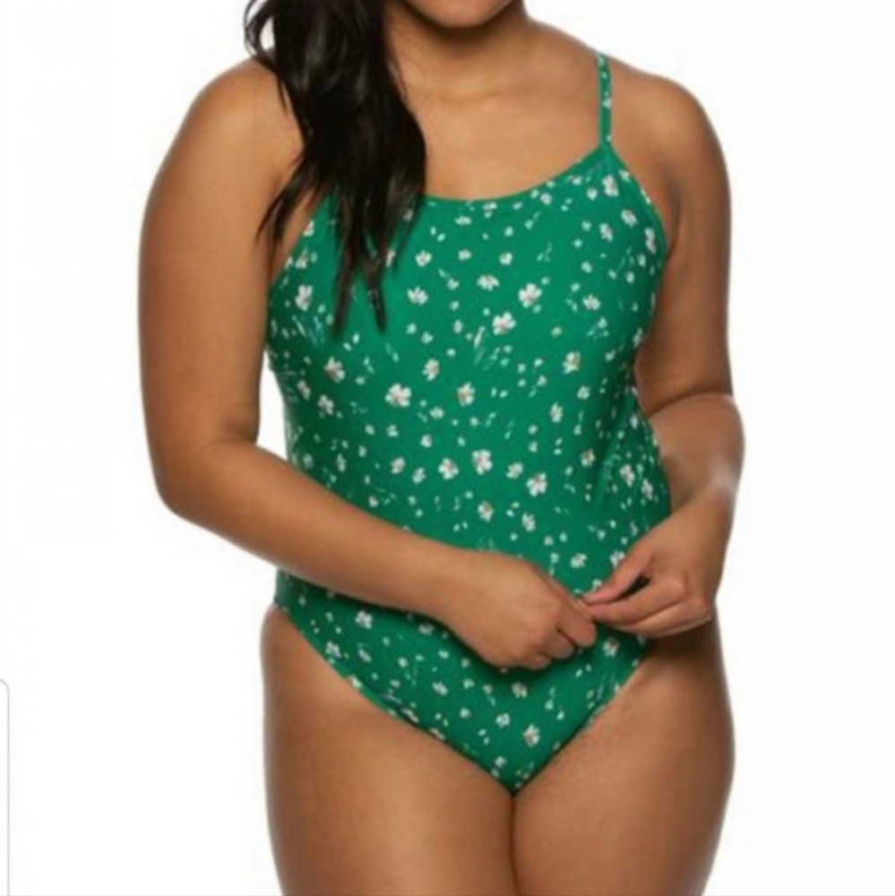 * ISO!! * Jolyn Oslo swim suit 26,28